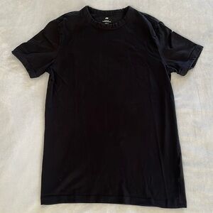 Men’s H&M Slim Fit Black Tee- Small